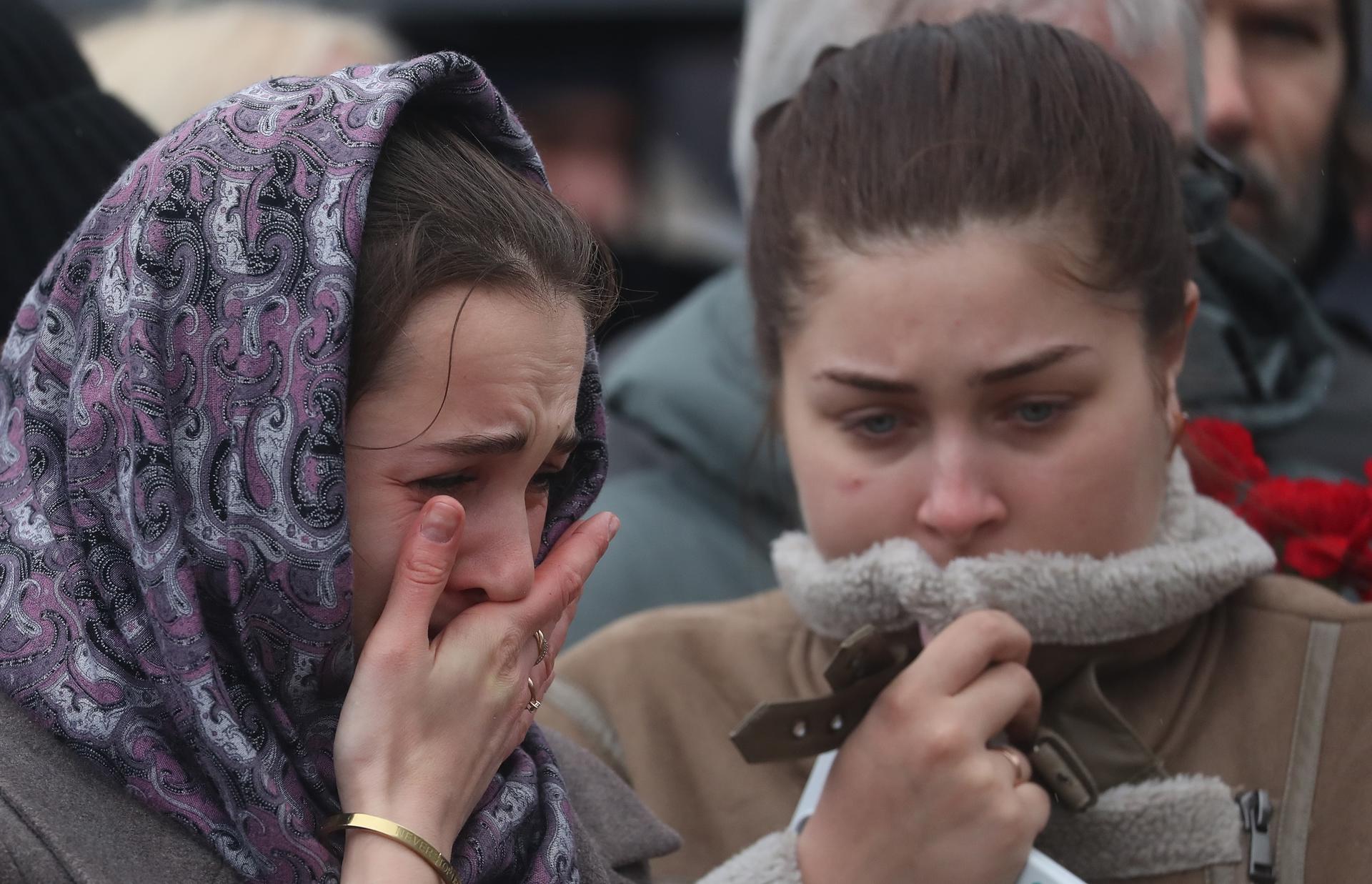 Revelan más imágenes del momento en que terroristas abren fuego en la sala principal del Crocus City Hall en Moscú