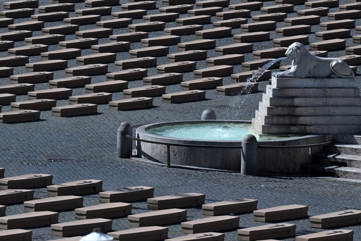 Más de mil ataúdes en el centro de Roma para denunciar las muertes en el trabajo en Italia