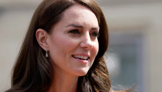 El Palacio de Kensington difundió la primera foto de Kate Middleton desde su cirugía abdominal