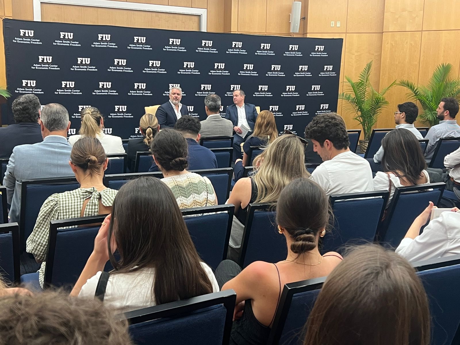 Guaidó acompañó al expresidente Duque para conversar sobre su libro “Manifiesto Verde para América Latina y el Caribe”