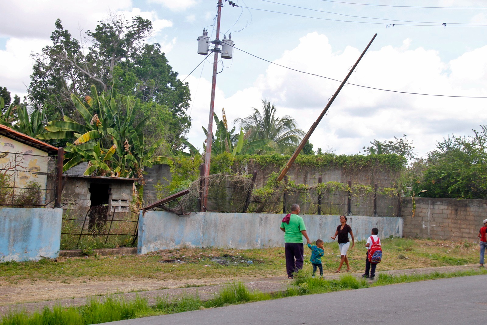 En la Escuela Cecilio Acosta de Maturín falta de todo y para colmo los docentes son maltratados por la directora