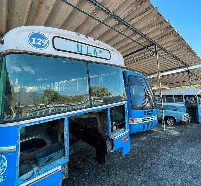 Un cementerio de chatarras: Así luce donde tienen a las unidades de transporte de la ULA