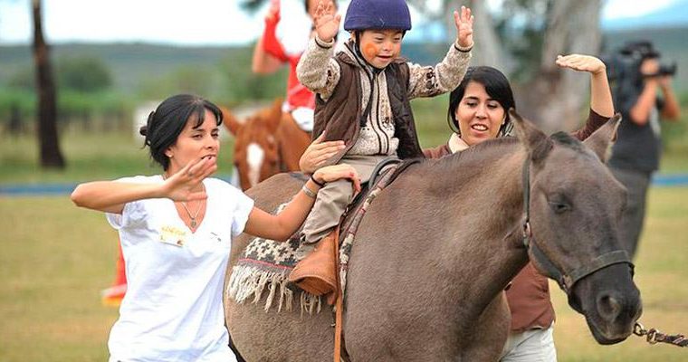 Equinoterapia, el tratamiento por excelencia para niños con discapacidad psicomotriz