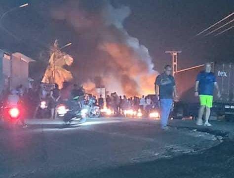 Larga noche para los merideños: entre el calor y los apagones, protestaron una vez más