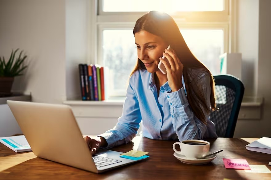 Hasta 30 dólares por hora: la empresa estadounidense que busca trabajadores remotos y hablan español