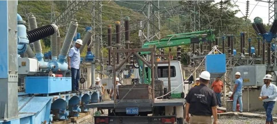 Varios municipios de Mérida estuvieron más de 12 horas sin electricidad por avería en un transformador de potencia