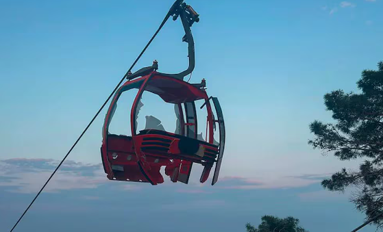 Un muerto y al menos siete heridos en un accidente de teleférico en Turquía (Imágenes)