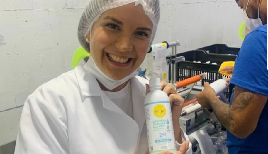 Madre venezolana crea champú natural inspirada en el bienestar de sus hijos