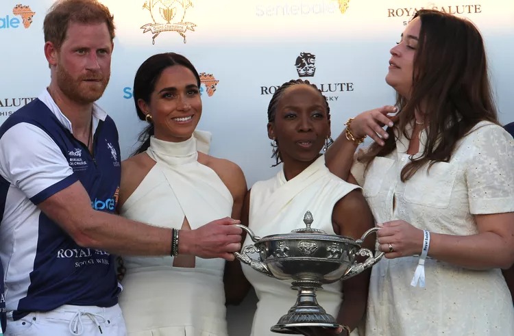 El feo gesto de Meghan Markle con una mujer que quiso posar con el príncipe Harry