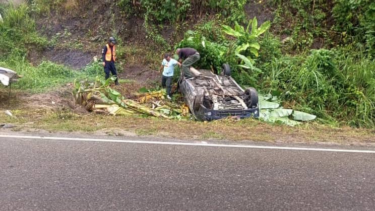 Como en “Rápidos y furiosos”, varios vehículos han volcado en “El Zig Zag” de la Troncal 5 en Táchira