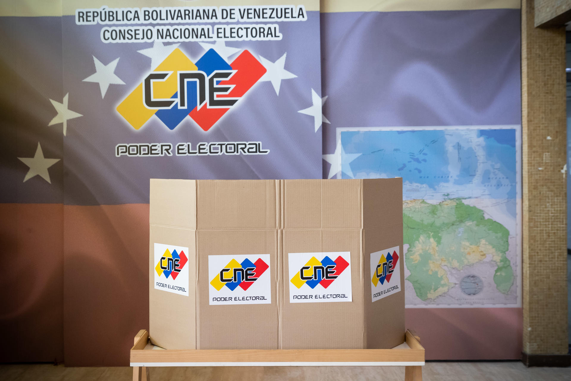 Denuncian irregularidades en la instalación de las mesas de votación para la elección presidencial en Venezuela