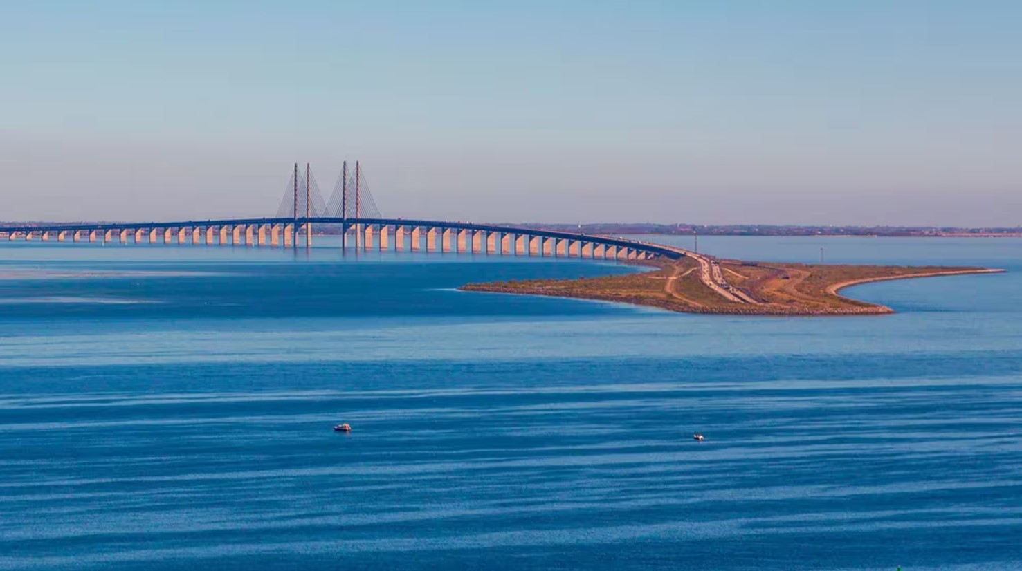 El impactante puente – túnel que pasa por debajo del mar y conecta a dos países europeos