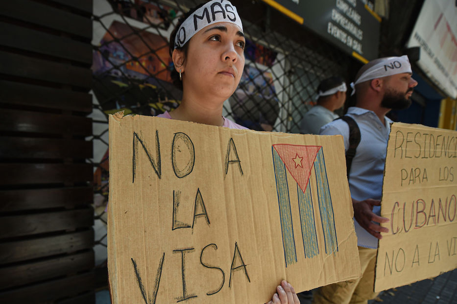 Uruguay creó la Residencia por Arraigo y regulizará la situación de unos 20 mil migrantes