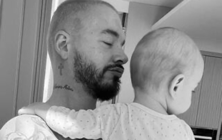 J Balvin se inspira en su hijo Río para su próxima colección de zapatos