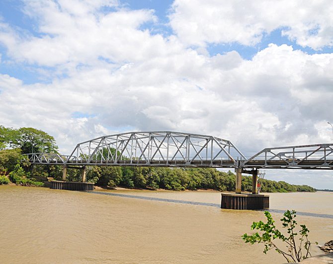 Robaron luminarias del Puente Internacional José Antonio Páez en la frontera colombo-venezolana