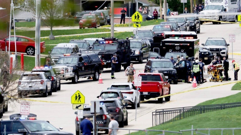 VIDEO: Policías abatieron a un estudiante armado en una secundaria de Wisconsin