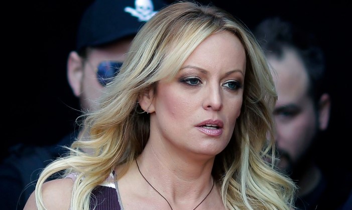 Stormy Daniels se siente “un poco reivindicada” tras sentencia, según su esposo