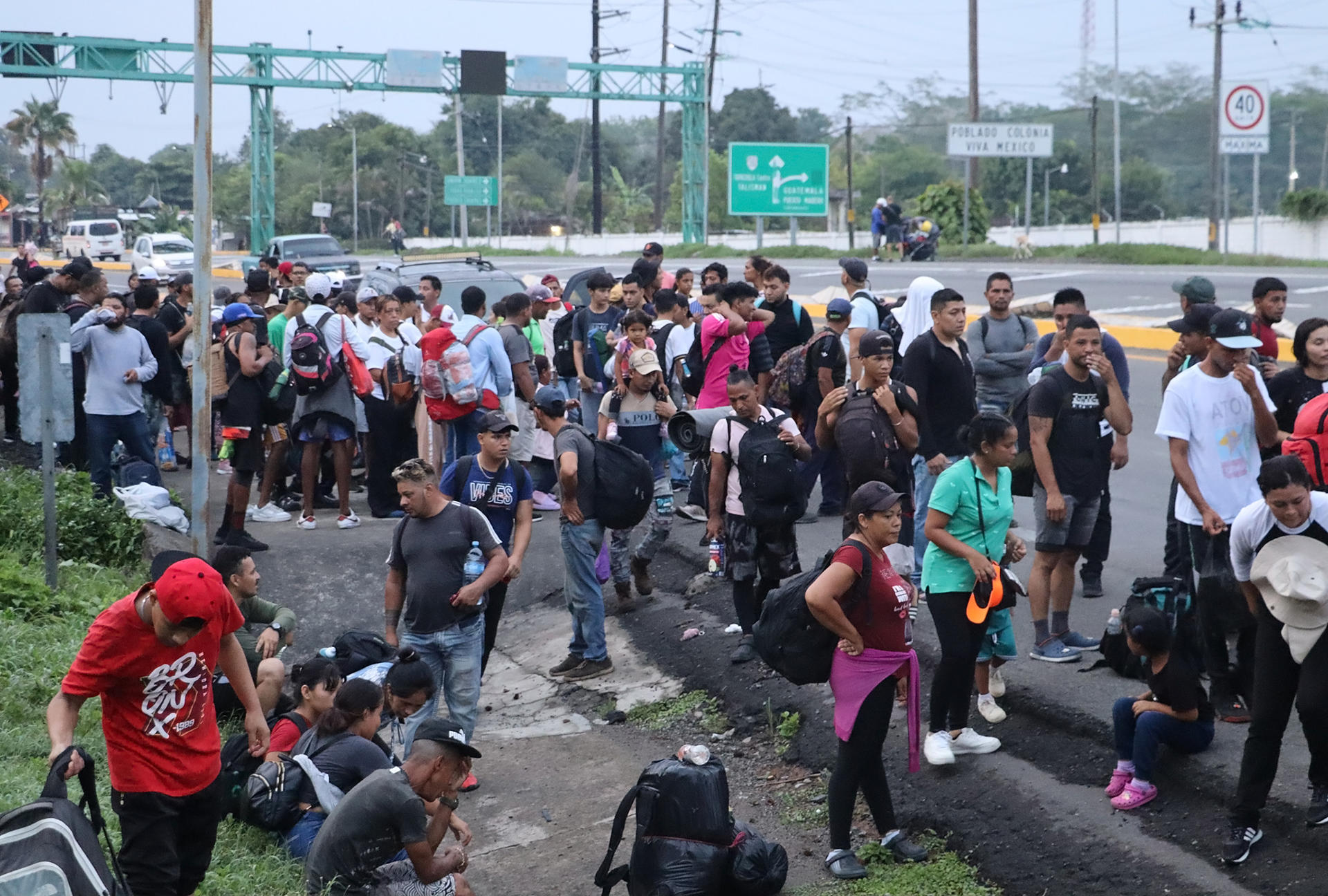 Una caravana migrante parte del sur de México para presionar en vísperas de las elecciones