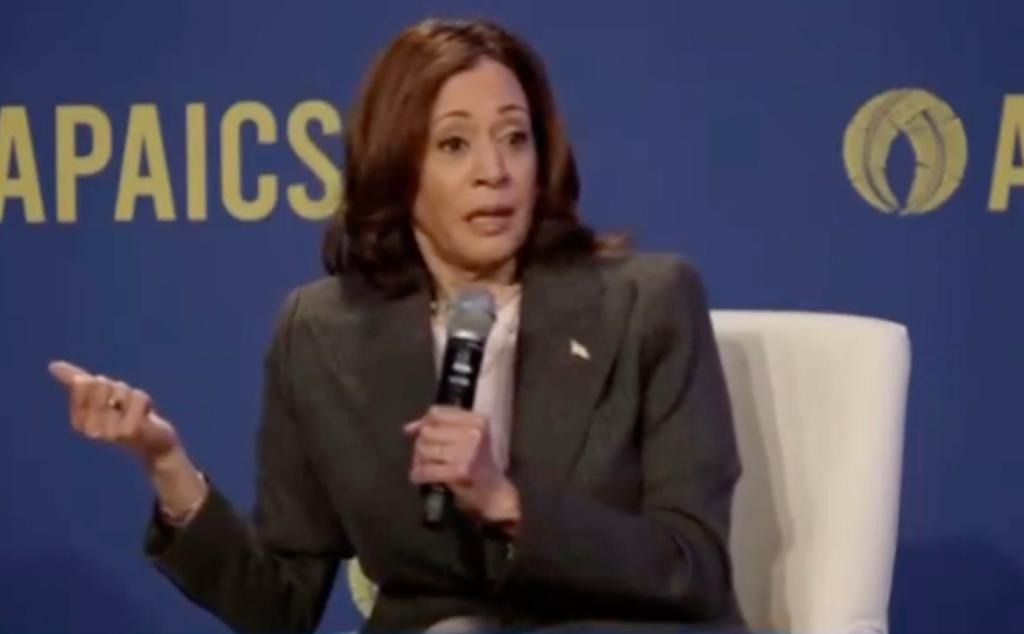 VIDEO: A Kamala Harris se le salió una “palabrota” durante un evento transmitido en vivo por la Casa Blanca