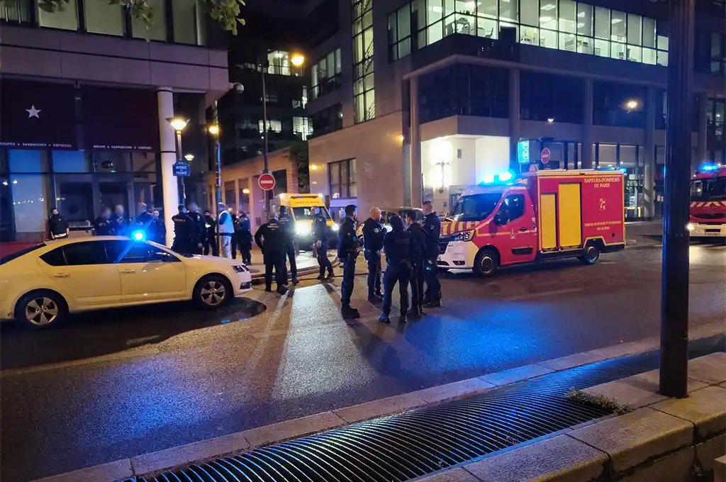 Un hombre amenazó y persiguió con un machete a varios agentes de seguridad en el Metro de París