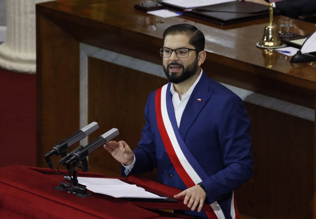 Cómo es la reforma del sistema de pensiones chilena que busca destrabar el gobierno de Boric