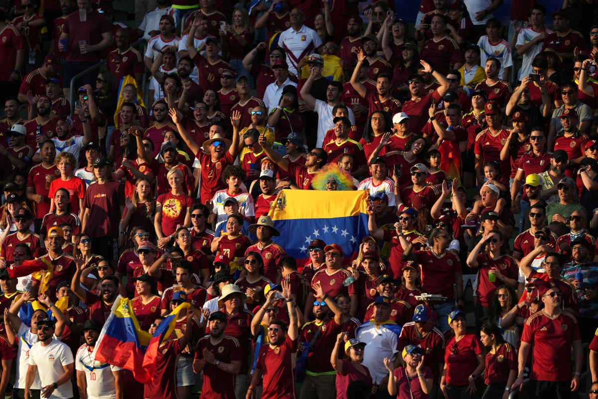 ¡Eriza la piel! Así entonaron el Himno Nacional previo al triunfo de la Vinotinto en Austin (Video)