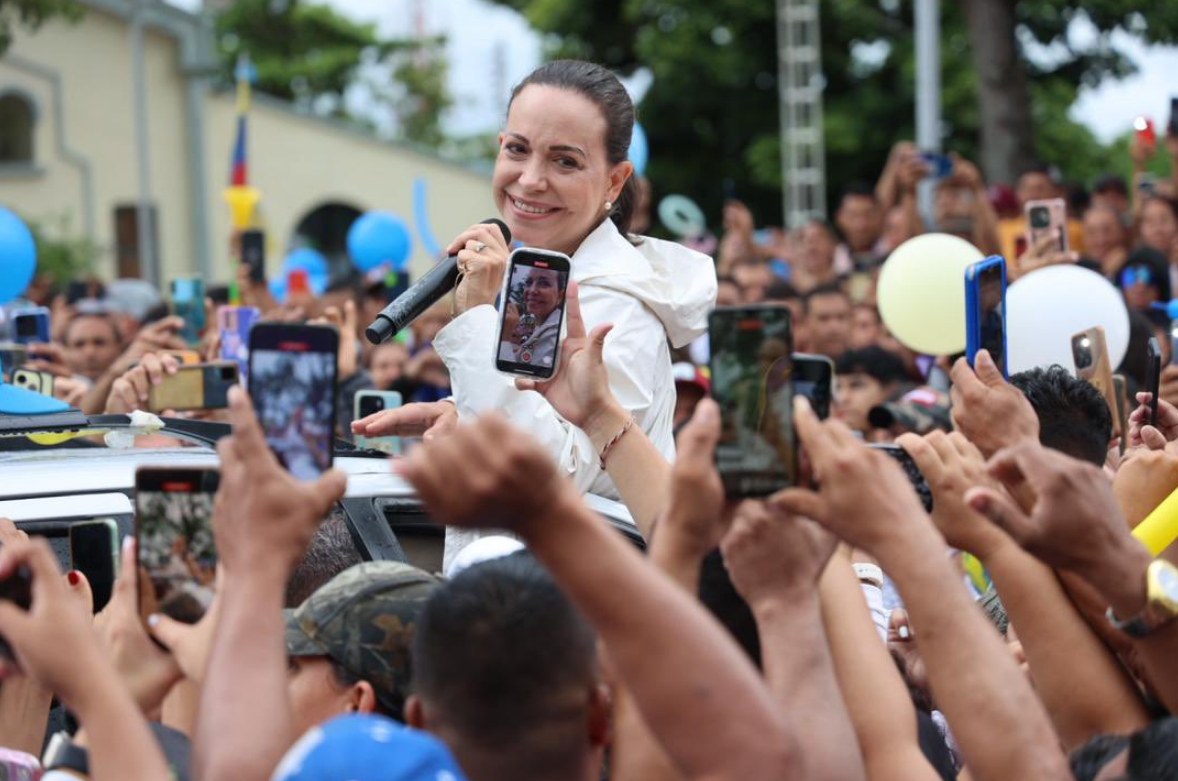 VIDEO: cojedeños le dieron otro baño de masas a María Corina Machado en Macapo