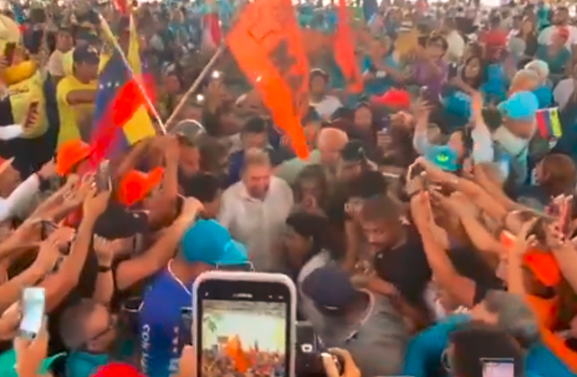Edmundo González recibió apoyo contundente en su llegada a Maracay (VIDEO)