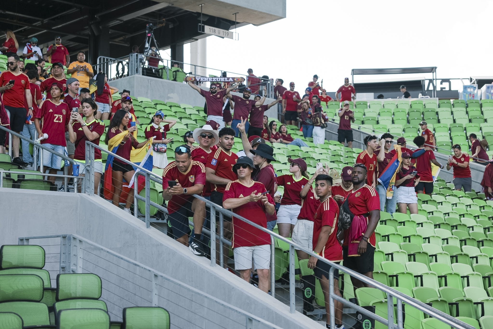 La FOTO: pancarta de un fanático de la Vinotinto en apoyo a María Corina Machado