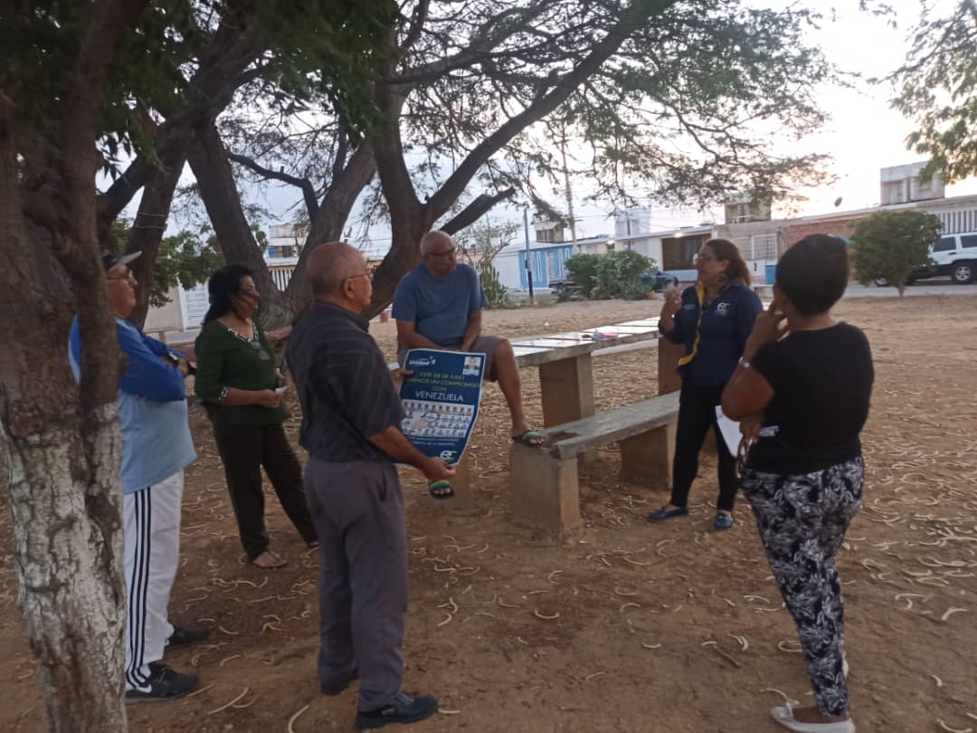 Encuentro Ciudadano se mantiene recorriendo las calles de Paraguaná para enseñar a votar