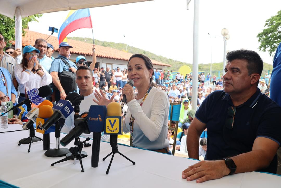 “Ya no aspiran a convencer a nadie”: María Corina Machado se las canta al chavismo (VIDEO)