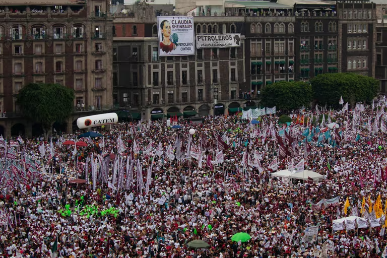 México celebra unas elecciones marcadas por la violencia y la histórica posibilidad de tener una presidenta mujer