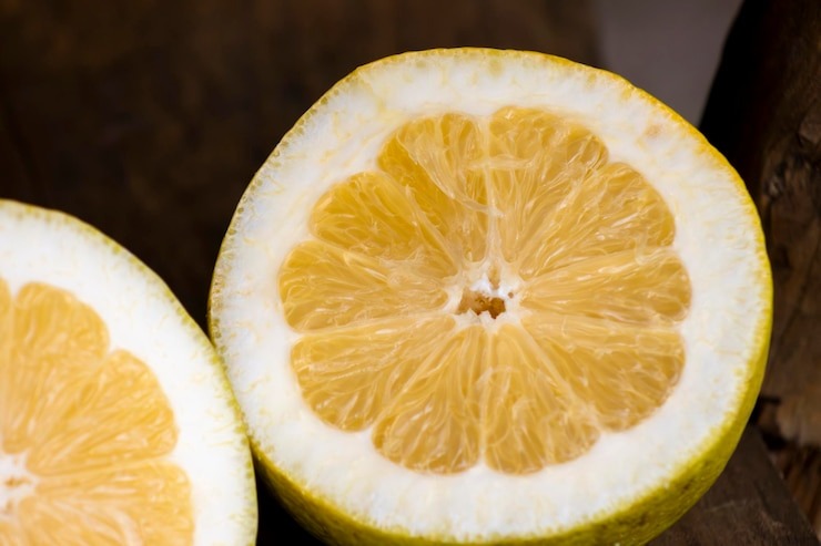 La insólita forma en la que un hombre murió mientras comía naranjas