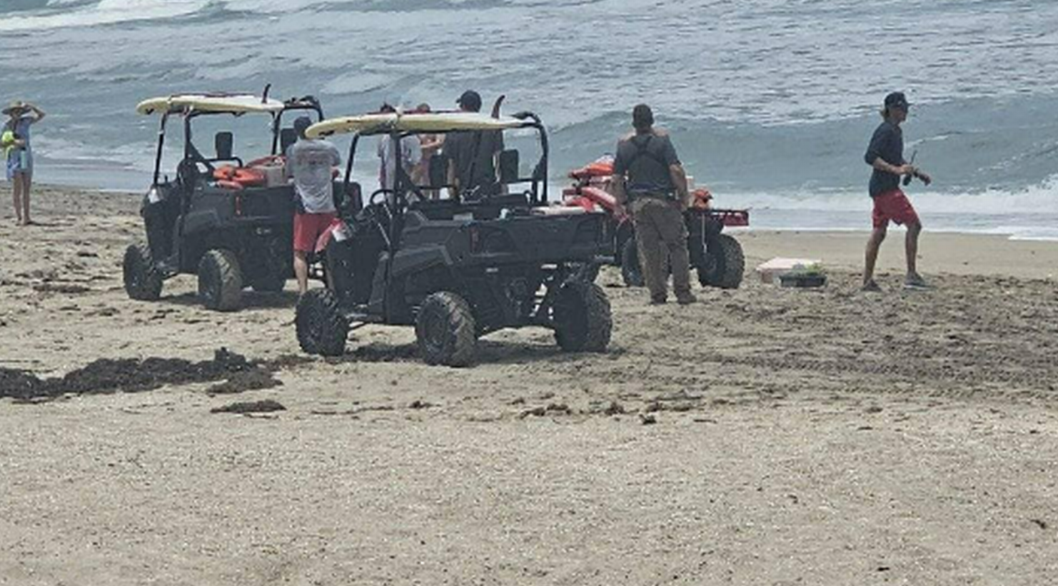 Vacaciones familiares terminan en tragedia: padres se ahogan frente a sus hijos en una playa de Florida