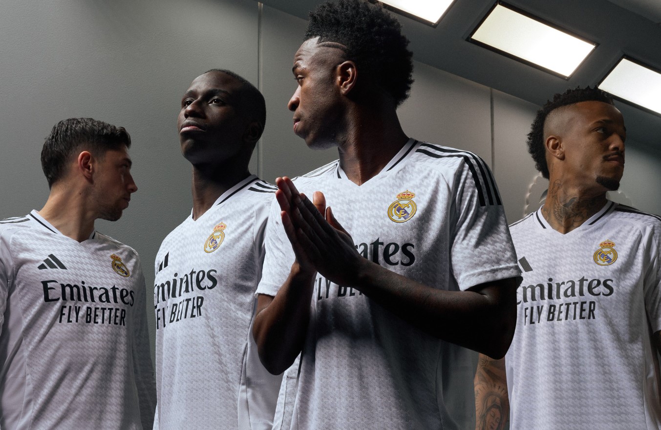 El Real Madrid presenta su nueva camiseta, pero todavía no comercializará la de Mbappé (FOTOS)