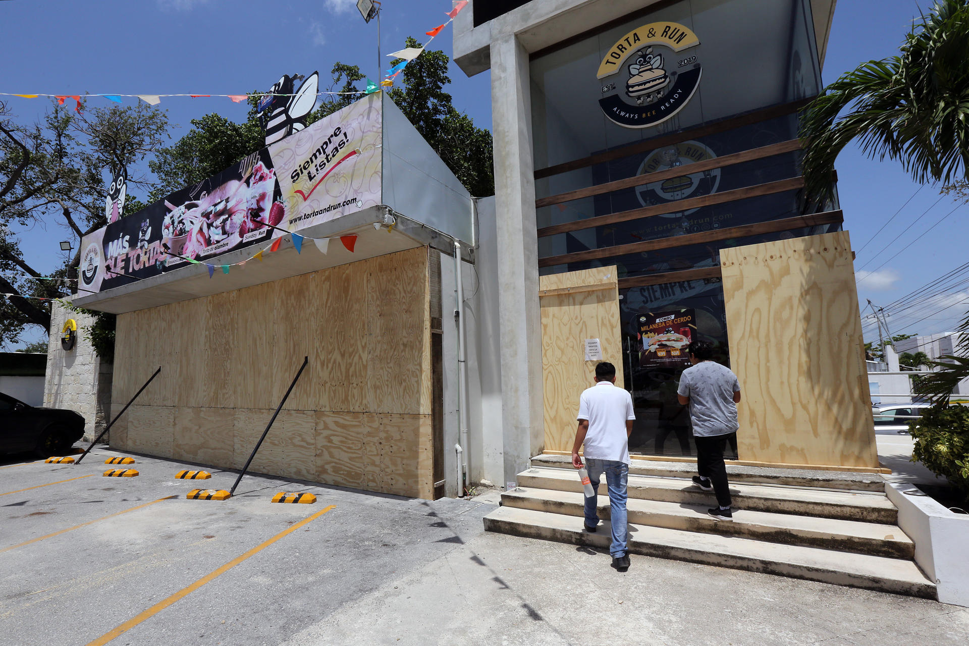 Estado Quintana Roo, en el caribe mexicano, se prepara para el impacto del huracán Beryl