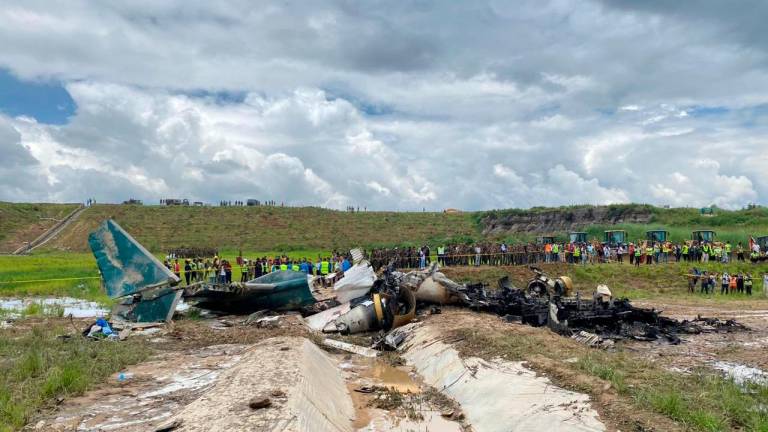 Al menos cinco muertos al estrellarse un avión con 19 personas a bordo en Nepal