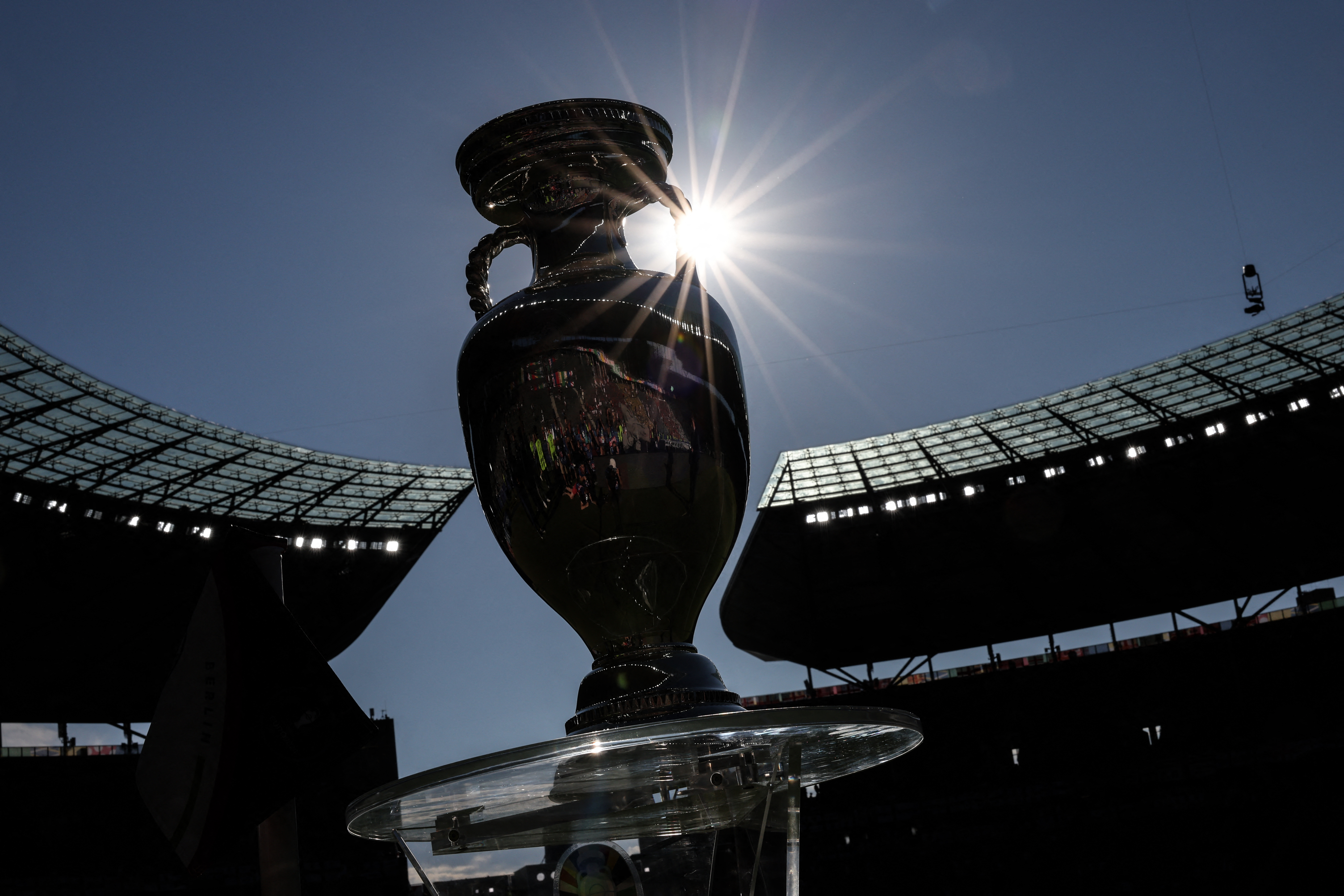 Uefa sanciona a siete federaciones europeas por racismo y discriminación en la Eurocopa