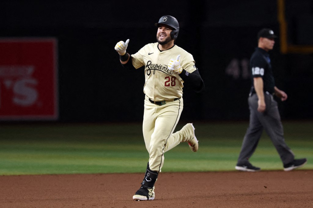 Resurgir ofensivo de Eugenio Suárez metió a los Diamondbacks en la pelea por la postemporada