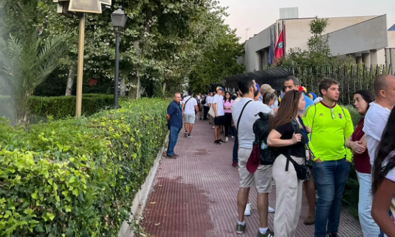 Dirigentes venezolanos en el exilio español acompañan a los ciudadanos a votar este #28Jul (VIDEOS)