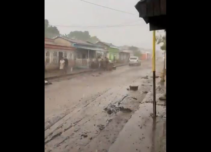 Fuertes lluvias retrasan labores de búsqueda y ayuda a damnificados en Cumanacoa (Video)