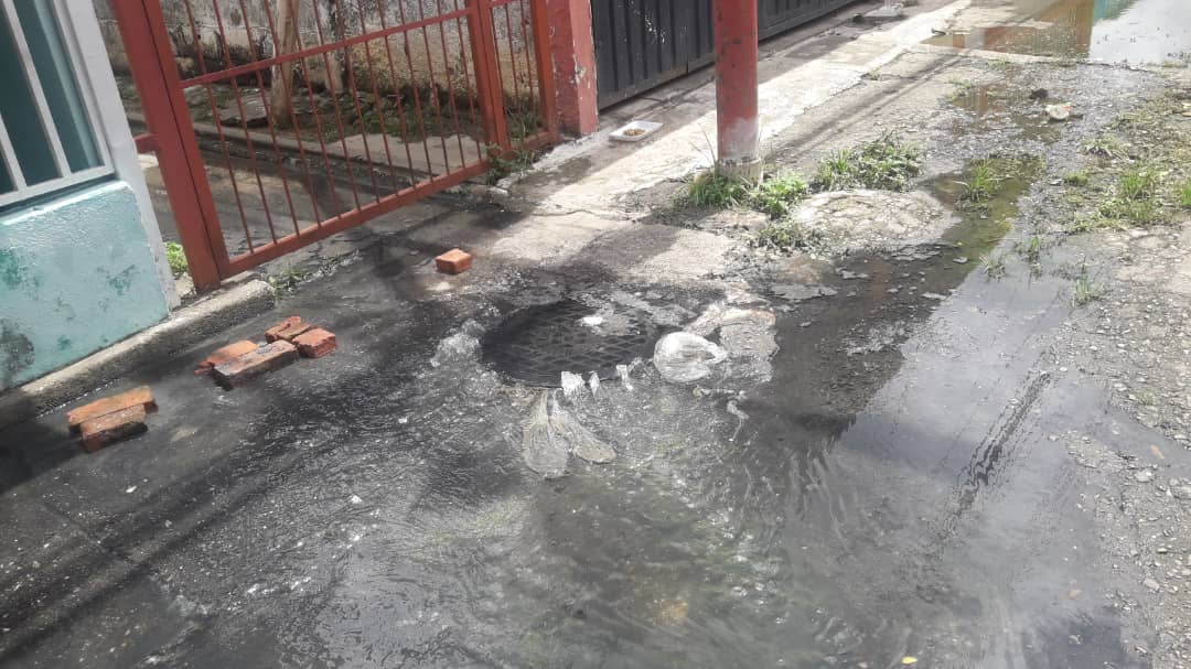 En la Cinqueña II de Barinas, la “pupú-drición” llegó a la puerta de los hogares