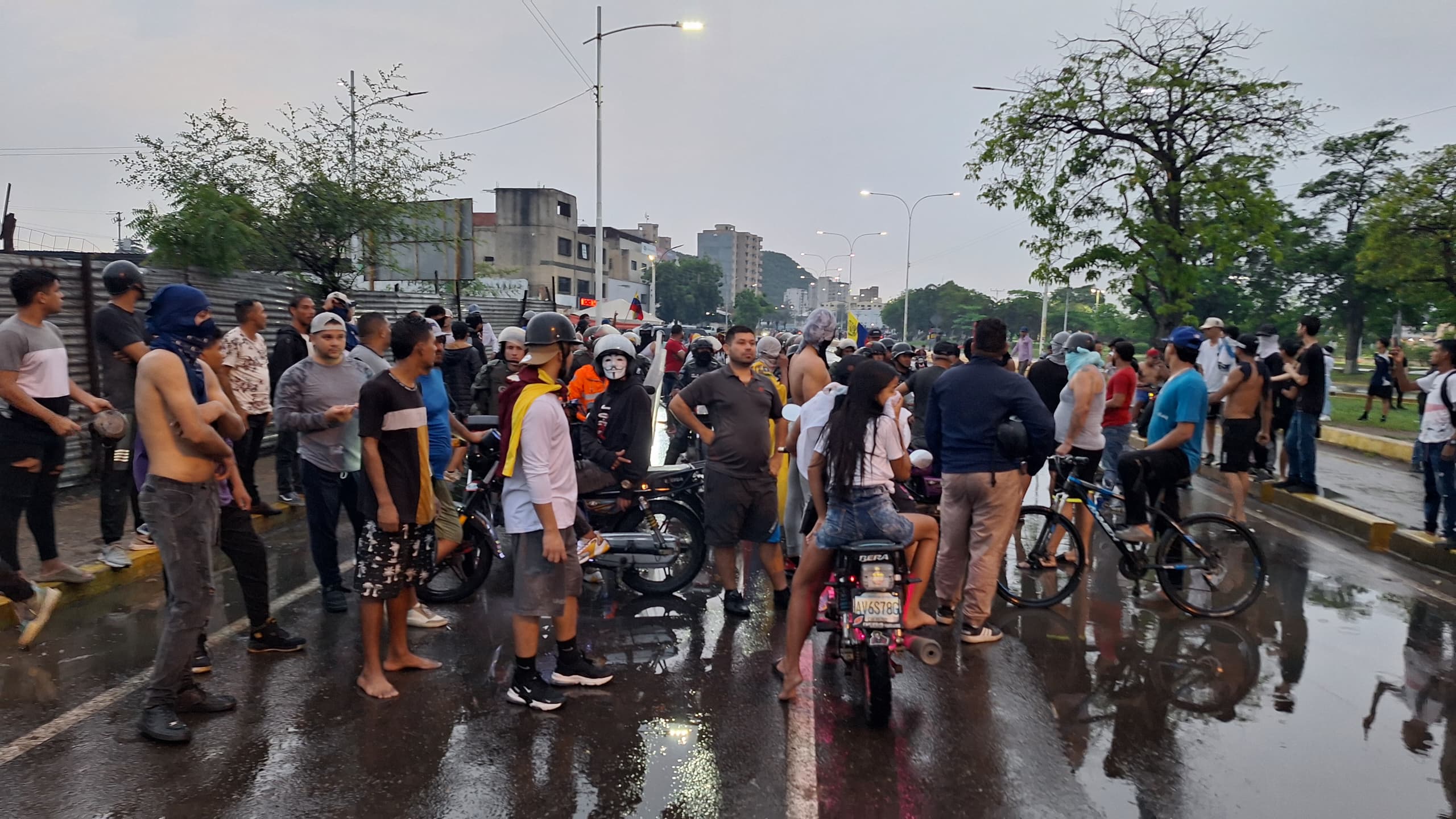 En Barcelona detienen a ocho personas que protestaban frente al CNE