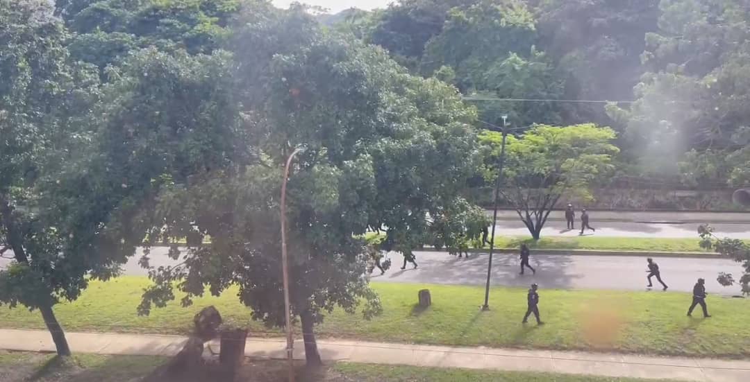 Reprimieron manifestación en la avenida Universidad de Naguanagua