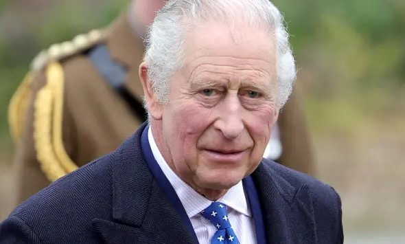 Carlos III pide a los jugadores ingleses mantener “la cabeza en alto”
