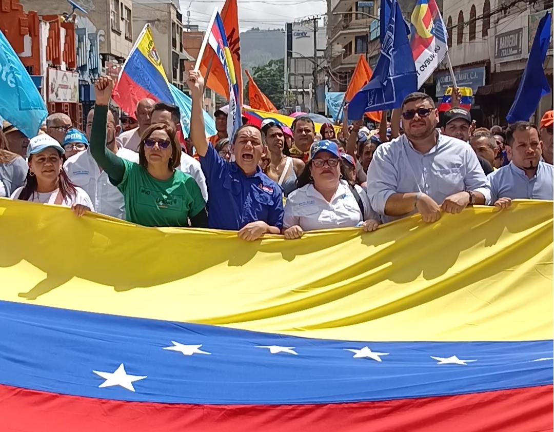 Opositores abarrotaron las calles de Los Teques en apoyo a Edmundo González Urrutia