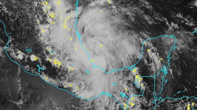La depresión tropical “Tres” evoluciona a la tormenta “Chris” sobre el Golfo de México
