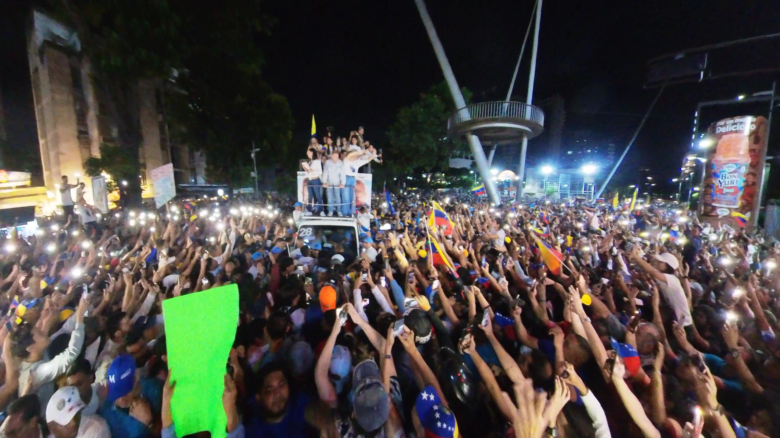 Las imágenes del masivo cierre de campaña de Edmundo González y María Corina Machado en Caracas (VIDEOS)
