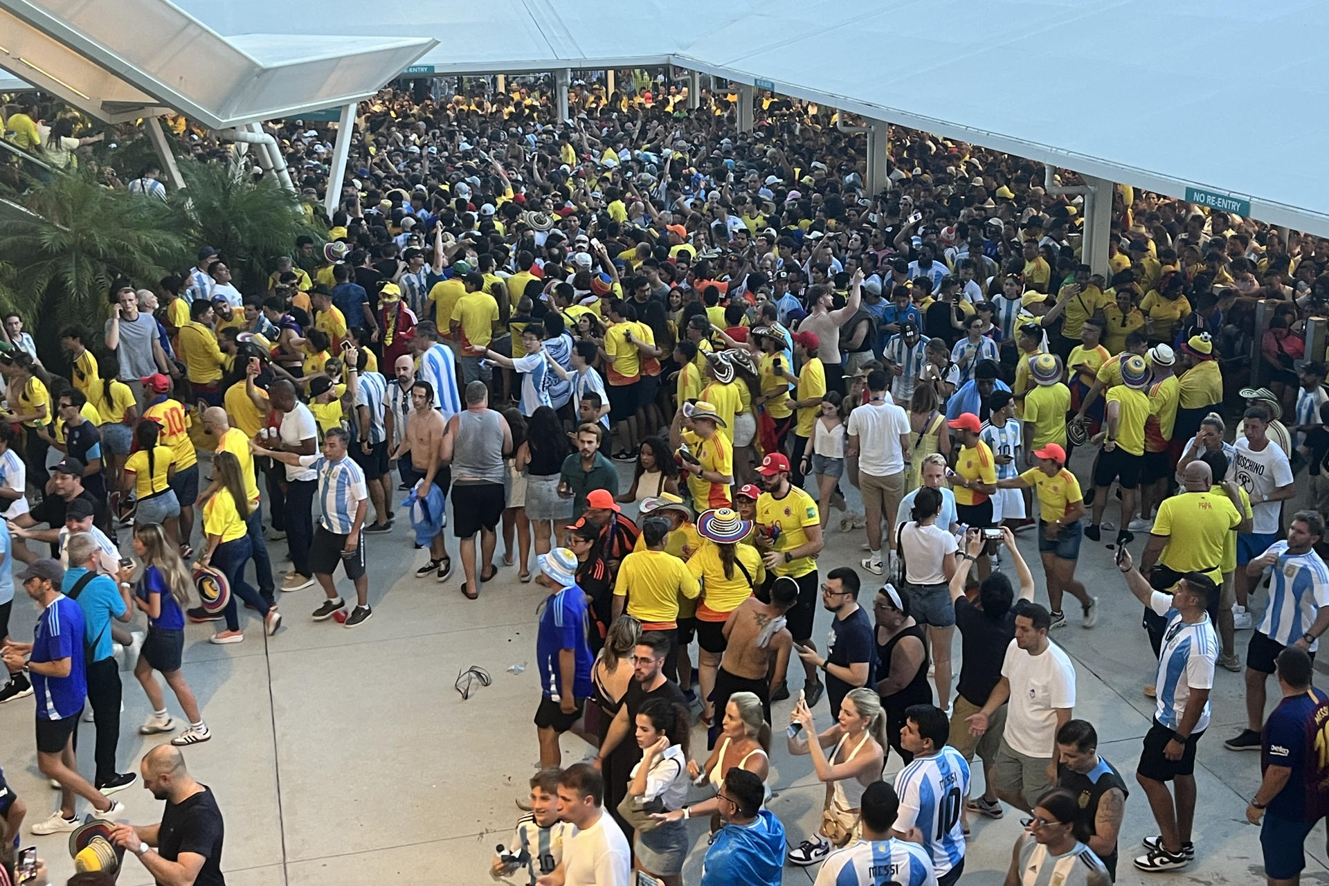 Final de la Copa América: el Hard Rock sobrepasó su aforo tras avalancha de aficionados sin boleto