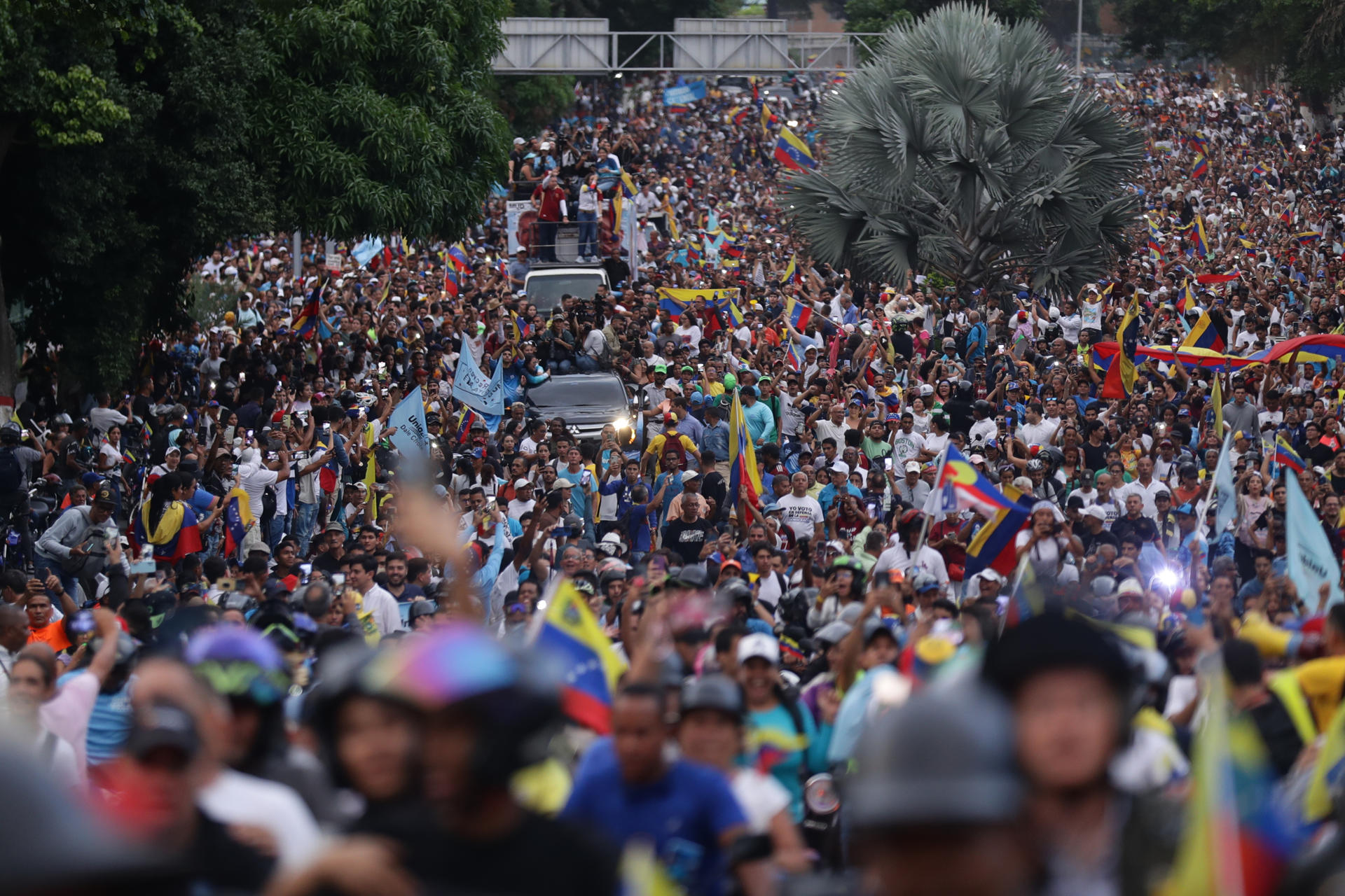 El Mundo: Campaña electoral histórica en Venezuela, pulso definitivo entre la esperanza popular y el Estado “tramposo”